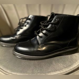 Dr. Martens Emmeline ankle boot. Size women’s US 7/ UK 5 / EUR 38